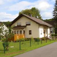neu_7302_b1.jpg